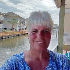 Meet your Posher, Carla